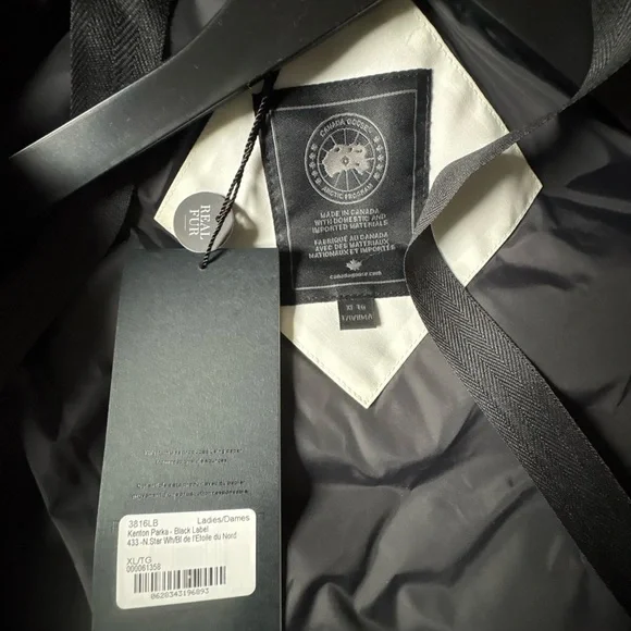Canada Goose Ski & Snow Jacket - WHITE BRAND NEW WITH TAGS NEVER WORN